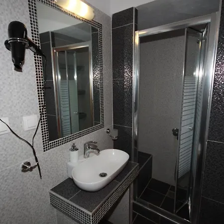 Zephyros Aparthotel Ormos Panagias