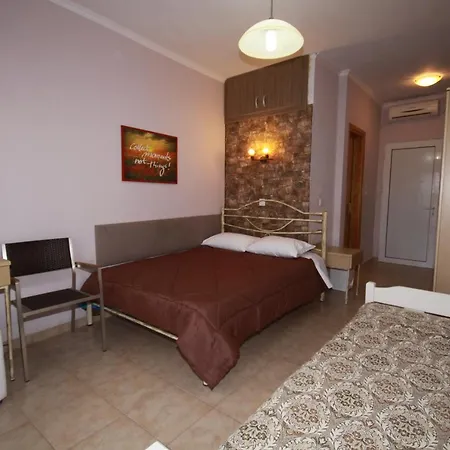 Zephyros Aparthotel Ormos Panagias
