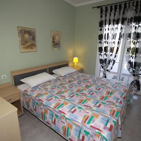 Zephyros Aparthotel Ormos Panagias