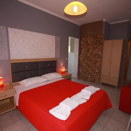 Zephyros Aparthotel Ormos Panagias