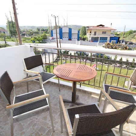Zephyros Aparthotel *